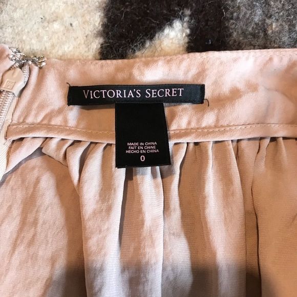 Victoria secret champagne pink skirt, size 0 - Picture 5 of 7